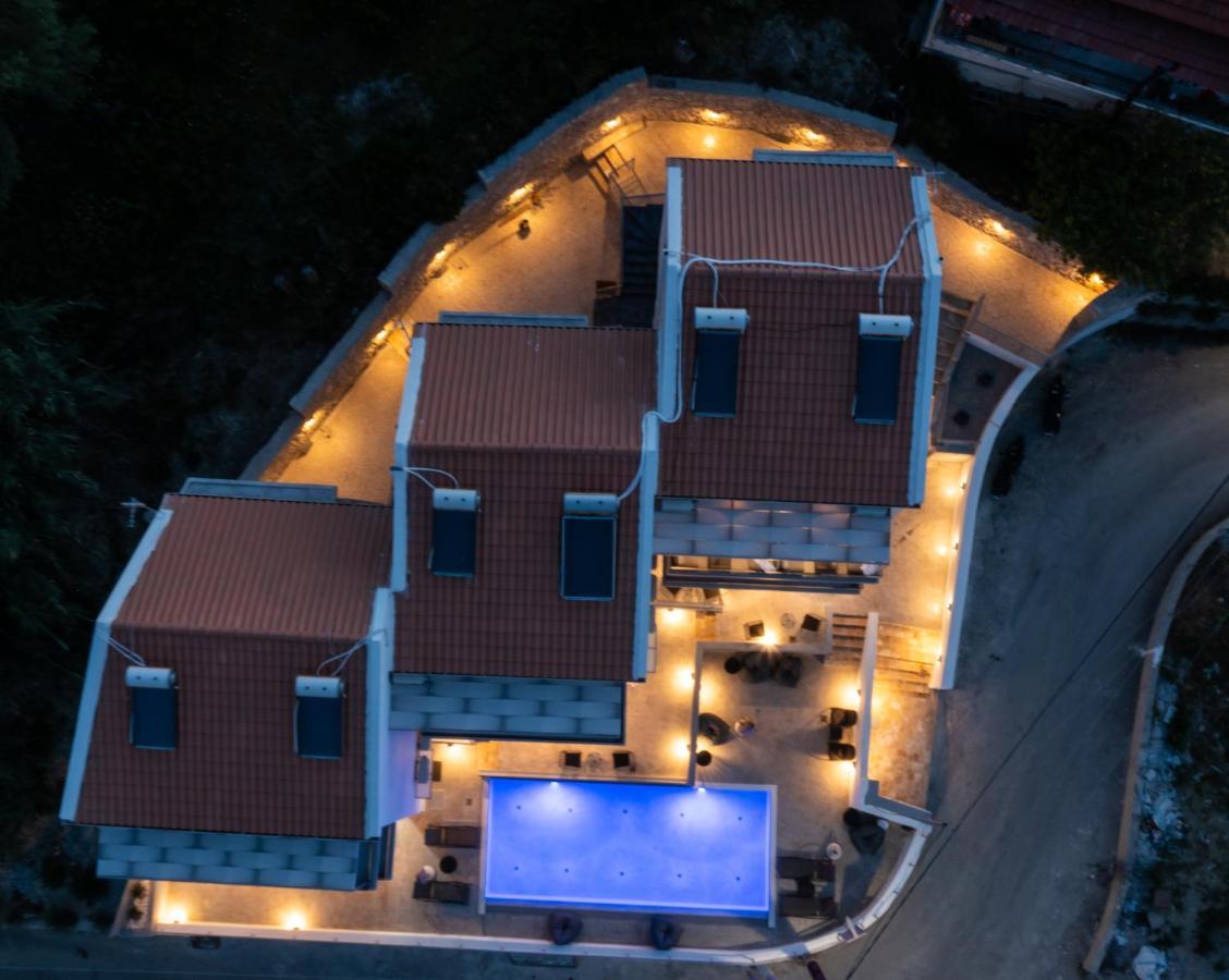 Clelia'S And Dione'S Design Studios Swimming Pool Nikiana Exteriér fotografie