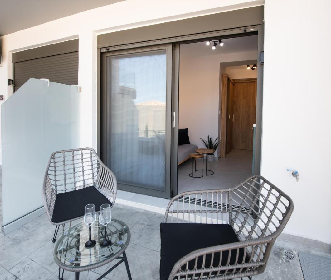 Clelia'S And Dione'S Design Studios Swimming Pool Nikiana Exteriér fotografie